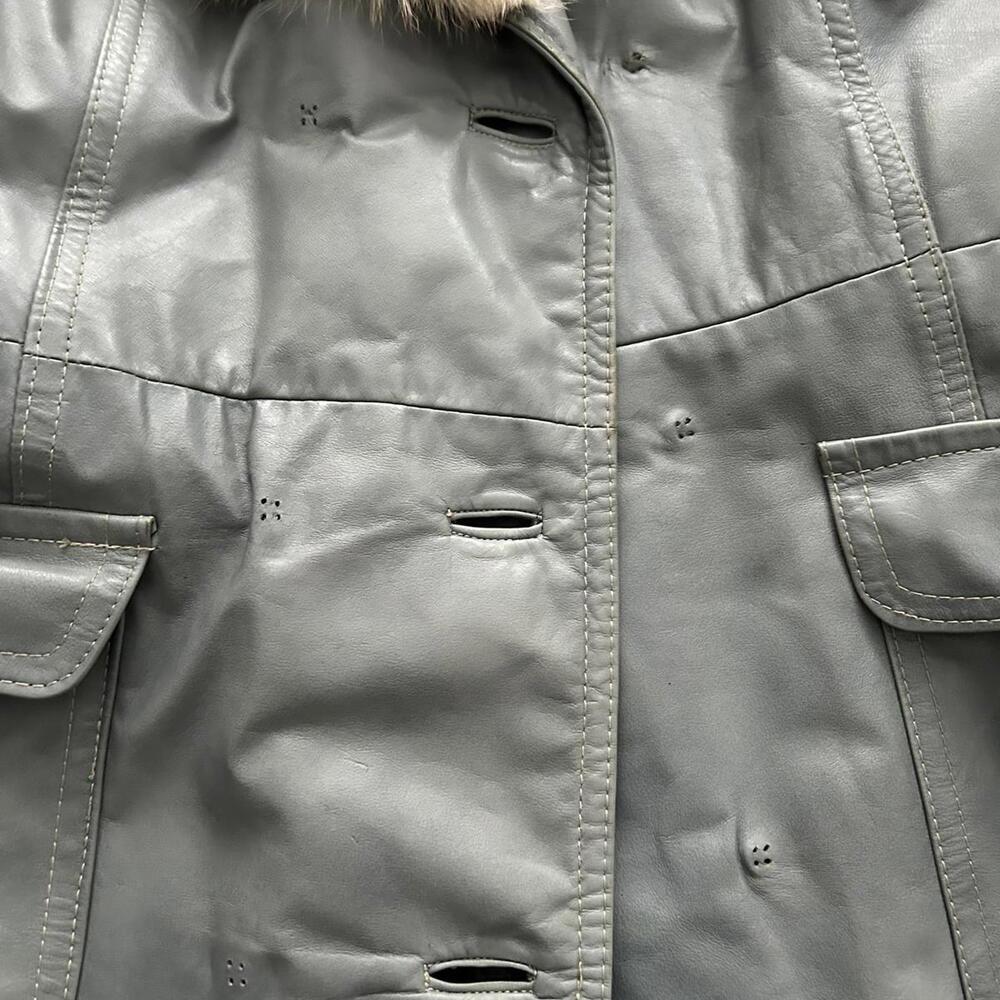 Women's Gray Leather Trench Coat with Real Fur Collar - Picture 3 of 9